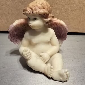 Angel figurine